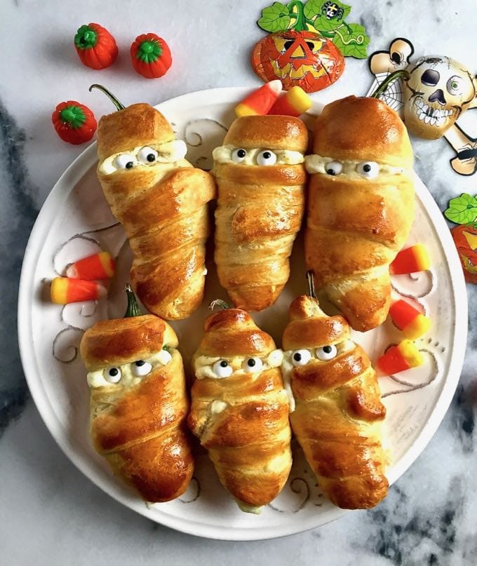 11-Savory-Halloween-Recipes-easy-halloween-jalapeno-mummies