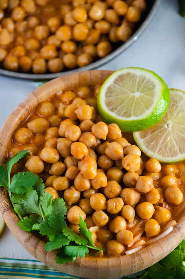 20-minute-dinner-recipes-Easy-Thai-Chickpea-Curry-3
