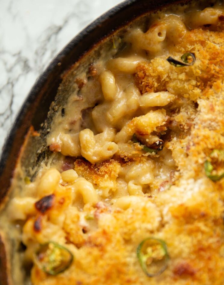 close up shot of mac and cheese in skillet