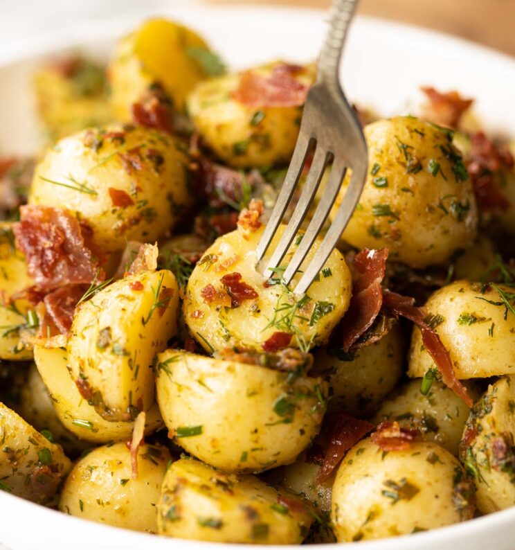 Garlic Herb Potato Salad (no mayo!) + RECIPE VIDEO